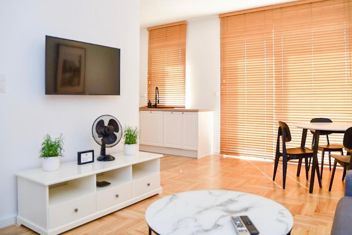 Apartament Lekka Appartement Warschau Buitenkant foto